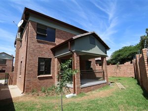 3 Bed Duplex in Noordheuwel
