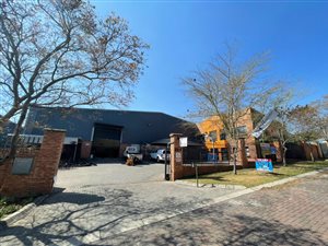 829 m² Industrial space in North Riding