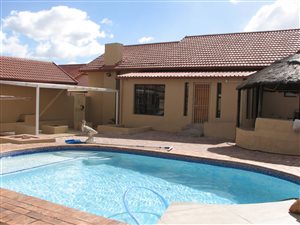 3 Bed House in Roodepoort West