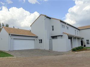 5 Bed House in Faerie Glen
