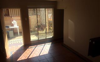 1 Bedroom Garden Cottage in Booysens