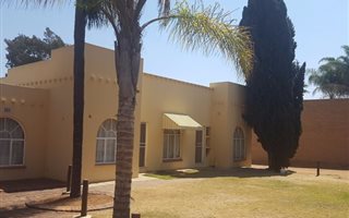 Bachelor apartment in Polokwane Central