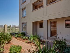 2 Bed Apartment in Benoni South