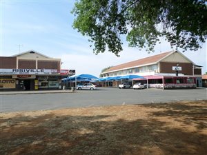 1700 m² Commercial space in Risiville