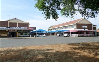 1700 m² Commercial space in Risiville