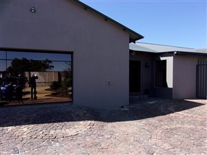 4 Bed House in Nigel Central