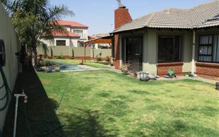 3 Bedroom House in Rooihuiskraal North