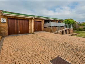 3 Bed House in Hartenbos Heuwels