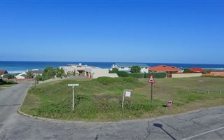 1030 m² Land available in Kini Bay
