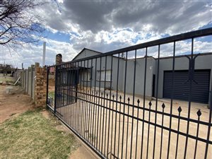 10 Bed House in Southdale