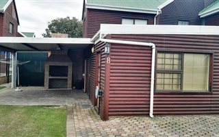 4 Bedroom Townhouse in Hartenbos