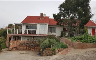 5 Bedroom House in Hill Sixty