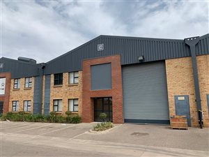 420 m² Industrial space in Hughes