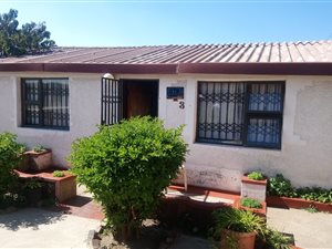 2 Bed House in Meadowlands