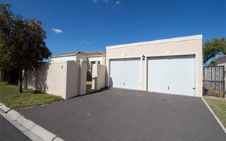 3 Bedroom Cluster in Sunningdale