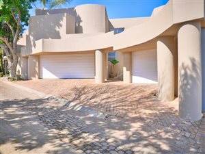 4 Bed House in Hyde Park