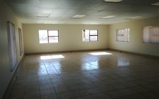 100 m² Office Space in Monument