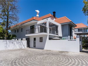 2 Bed Apartment in Stuarts Hill
