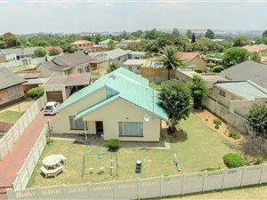 3 Bed House in Ridgeway