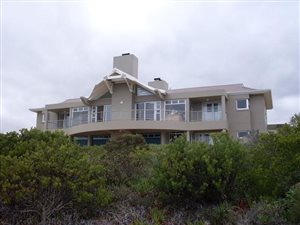 4 Bed House in Dana Bay