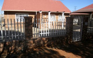 3 Bedroom House in South Ridge