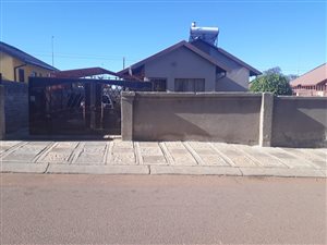 2 Bed House in Tlhabane