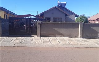 2 Bedroom House in Tlhabane