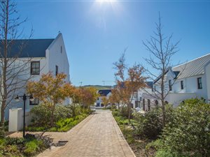 1 Bed Apartment in De Zalze