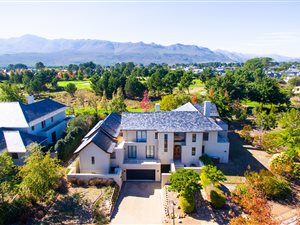 6 Bed House in Val de Vie