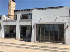 4 Bed House in Eagle Canyon Golf Estate