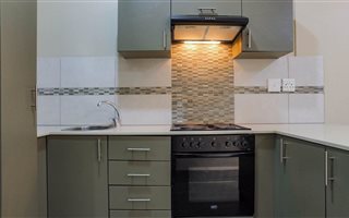 0.5 Bedroom Apartment in Johannesburg Central and CBD
