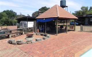 7 Bedroom House in Broederstroom