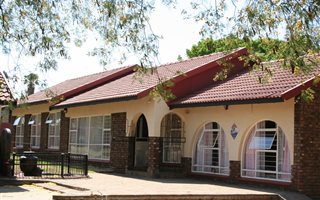 4 Bedroom House in Vaalpark