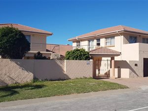 6 Bed House in Bluewater Bay