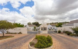 365 m² Land available in Berg En Dal
