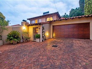 3 Bed House in Bryanston