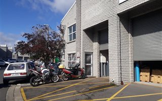 127 m² Commercial space in Brackenfell Industrial