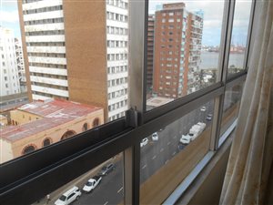 3.5 Bed Apartment in Albert Park