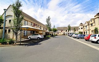 3 Bedroom Apartment in The Vines