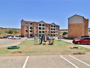 2 Bed Apartment in Cosmo City