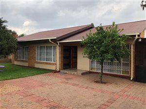 3 Bed House in Quellerie Park