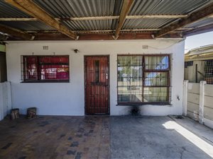 3 Bed House in Scottsdene