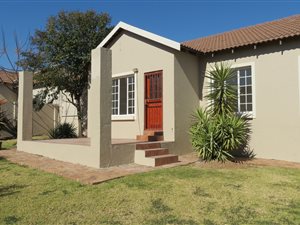 3 Bed Simplex in Honeydew Manor