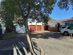 4 Bed House in Monument Heights