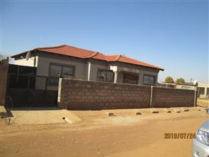 2 Bed House in Tsakane