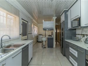 3 Bed House in Pollak Park