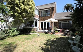 3 Bedroom Townhouse in Kenilworth
