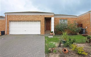 3 Bedroom House in Protea Heights
