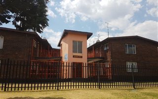 1 Bedroom Apartment in Witpoortjie