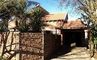 2 Bedroom Duplex in Allens Nek